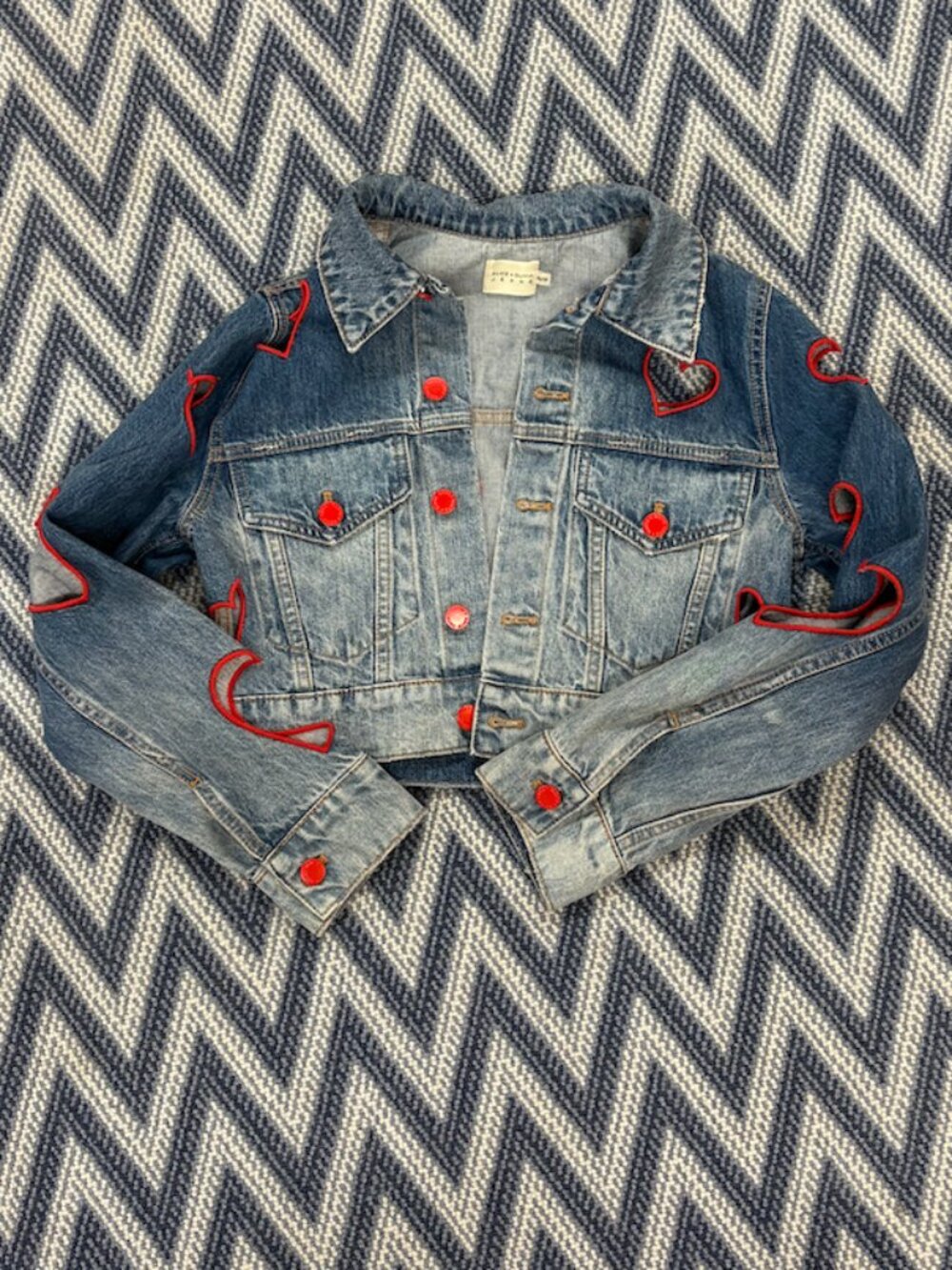 Alice + Olivia Heart Denim Jacket XS Cropped Embroidered NWOT ❤️